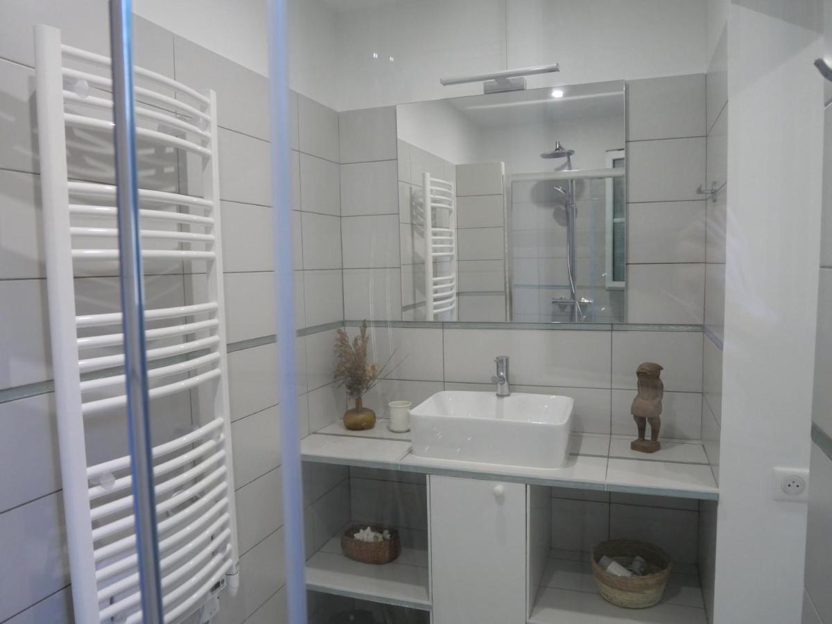 Batisse En Pierre XVII Siecle 115 M² Avec Terrasse Villa Ambares-et-Lagrave Bagian luar foto